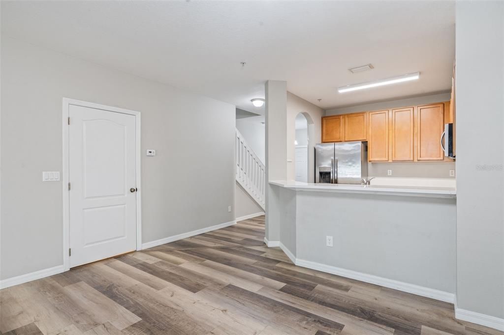 For Sale: $299,500 (2 beds, 2 baths, 1293 Square Feet)