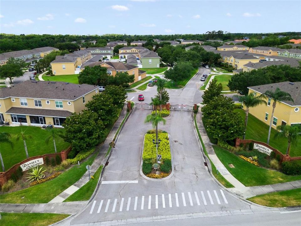 For Sale: $299,500 (2 beds, 2 baths, 1293 Square Feet)