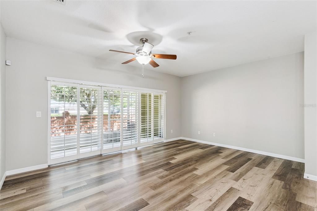 For Sale: $299,500 (2 beds, 2 baths, 1293 Square Feet)