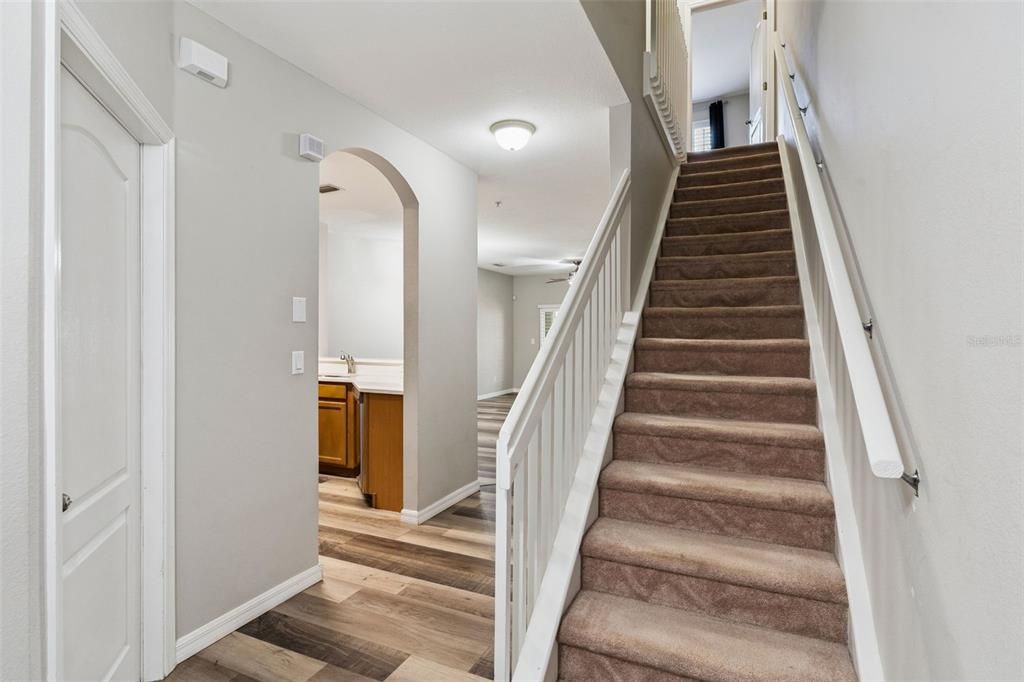 For Sale: $299,500 (2 beds, 2 baths, 1293 Square Feet)