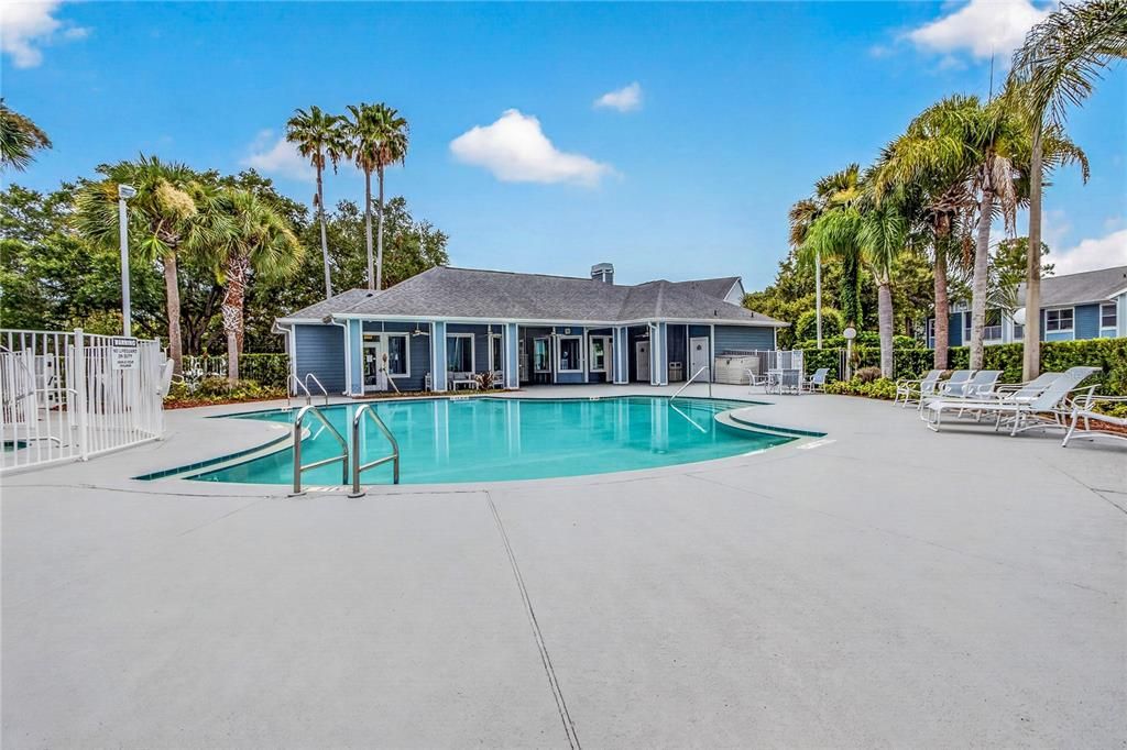 Active With Contract: $125,000 (1 beds, 1 baths, 648 Square Feet)
