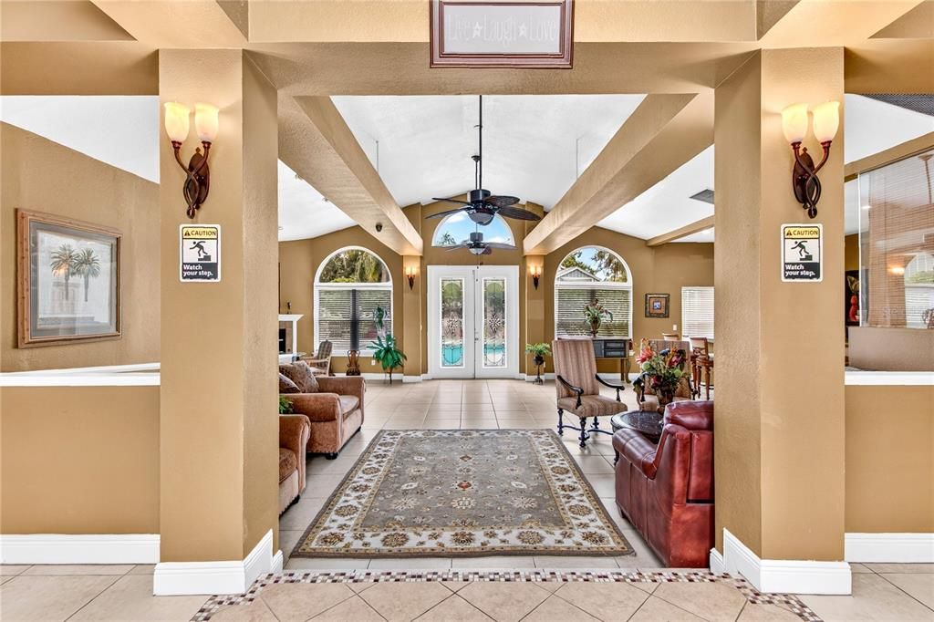 Active With Contract: $125,000 (1 beds, 1 baths, 648 Square Feet)