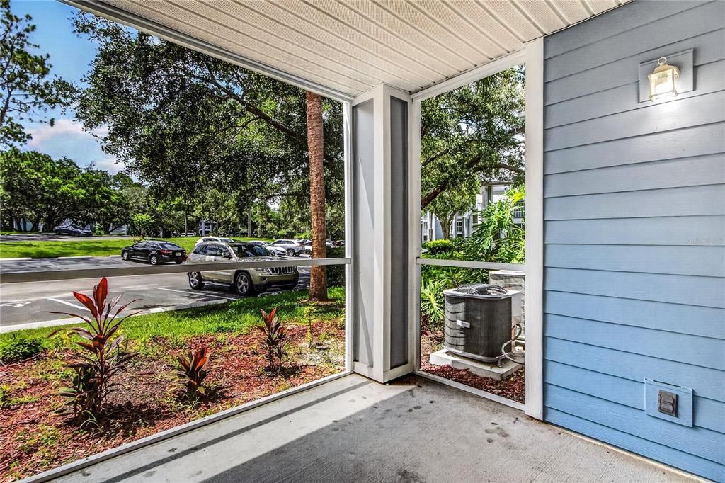 Active With Contract: $125,000 (1 beds, 1 baths, 648 Square Feet)