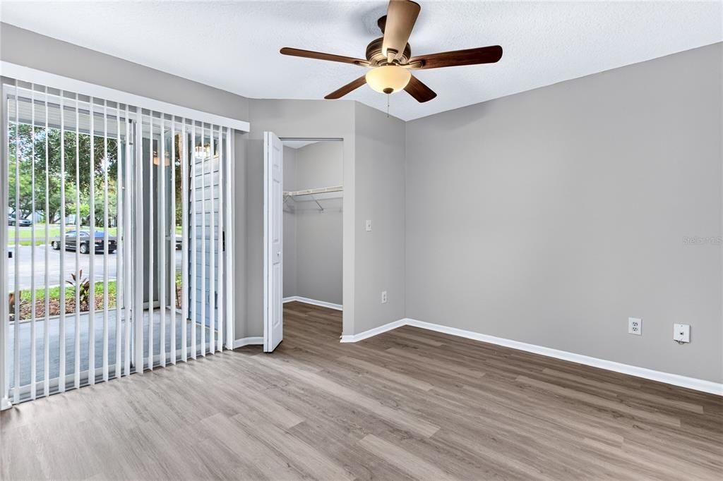 Active With Contract: $125,000 (1 beds, 1 baths, 648 Square Feet)