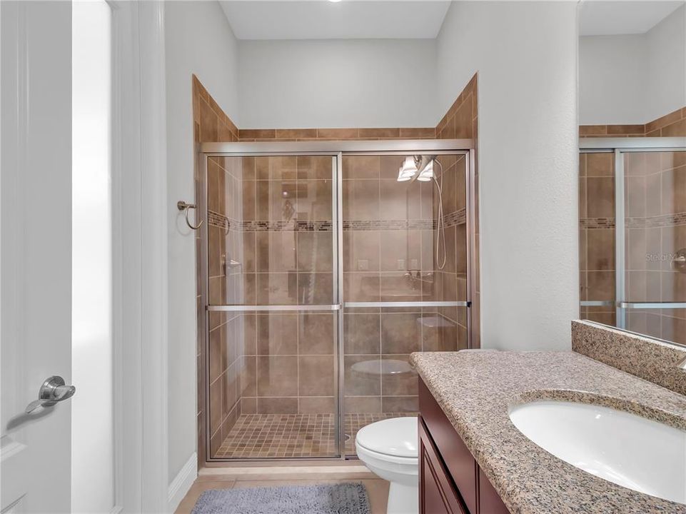 En Venta: $880,900 (5 camas, 4 baños, 3926 Pies cuadrados)