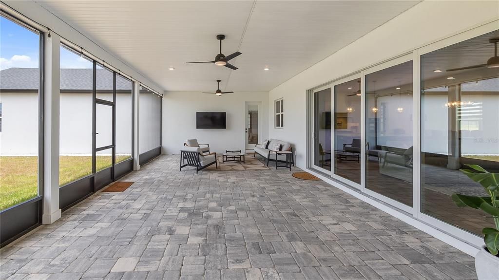 En Venta: $1,049,000 (5 camas, 3 baños, 3339 Pies cuadrados)