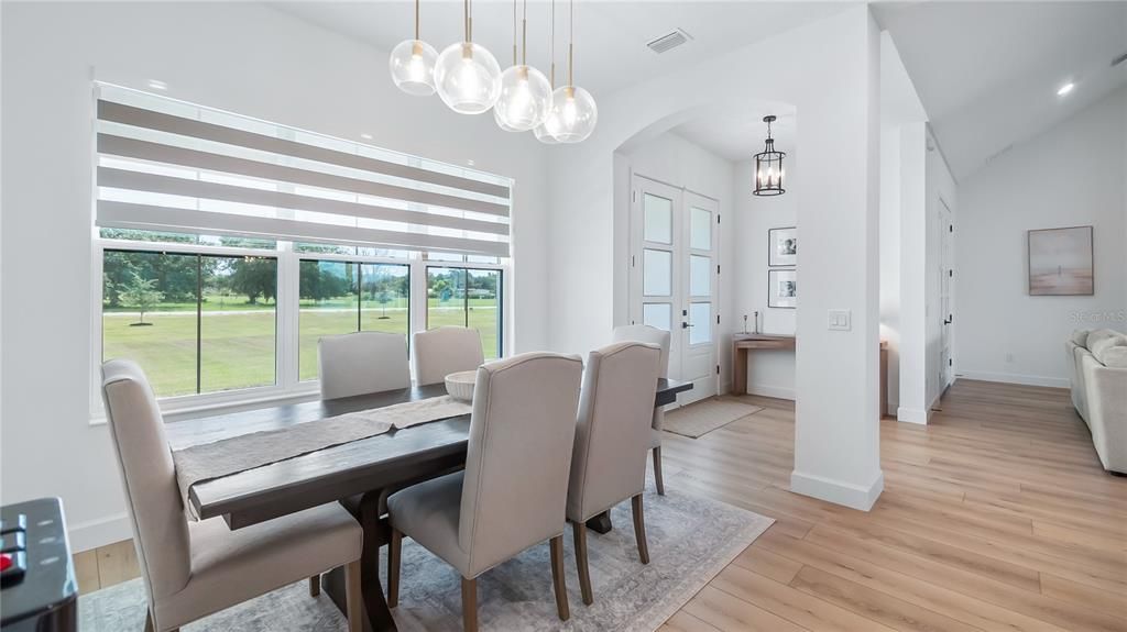En Venta: $1,049,000 (5 camas, 3 baños, 3339 Pies cuadrados)