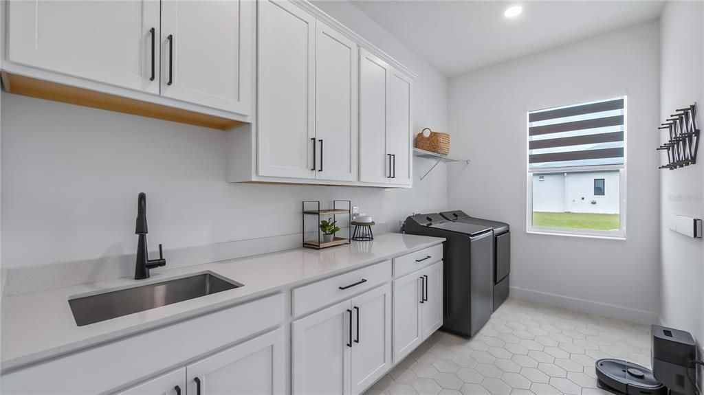 En Venta: $1,049,000 (5 camas, 3 baños, 3339 Pies cuadrados)