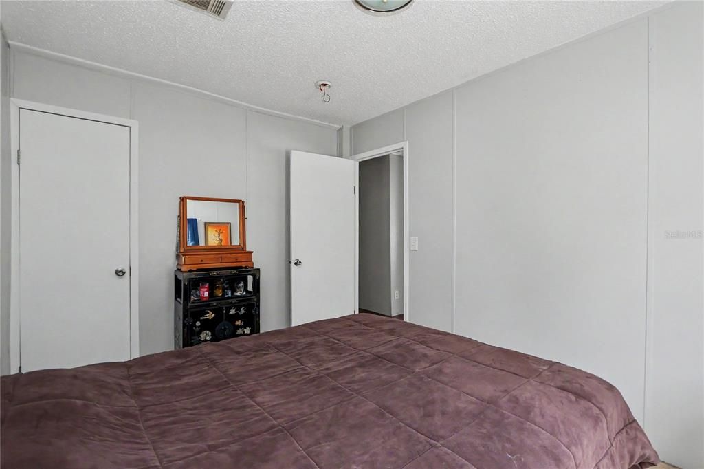 En Venta: $240,000 (3 camas, 2 baños, 1080 Pies cuadrados)
