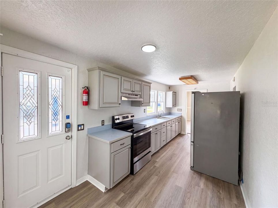 For Sale: $275,000 (3 beds, 1 baths, 1256 Square Feet)