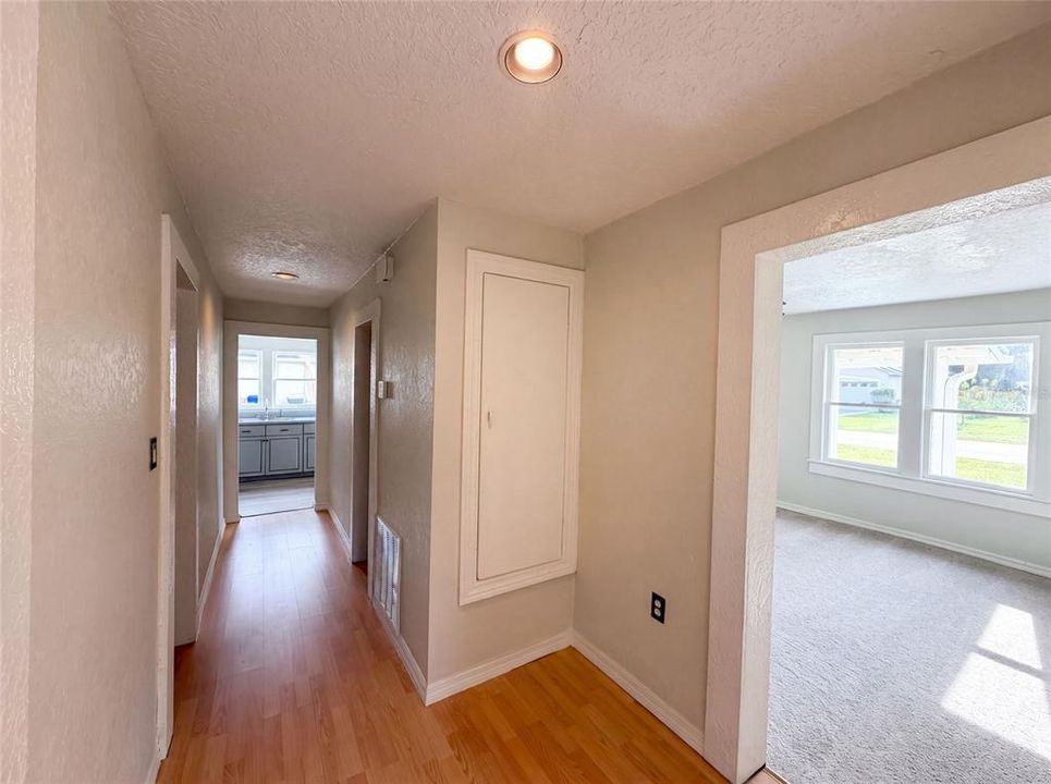 For Sale: $275,000 (3 beds, 1 baths, 1256 Square Feet)