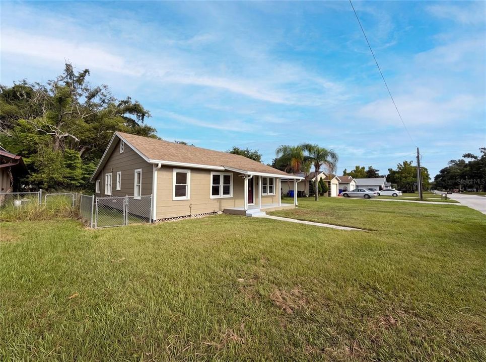 For Sale: $275,000 (3 beds, 1 baths, 1256 Square Feet)