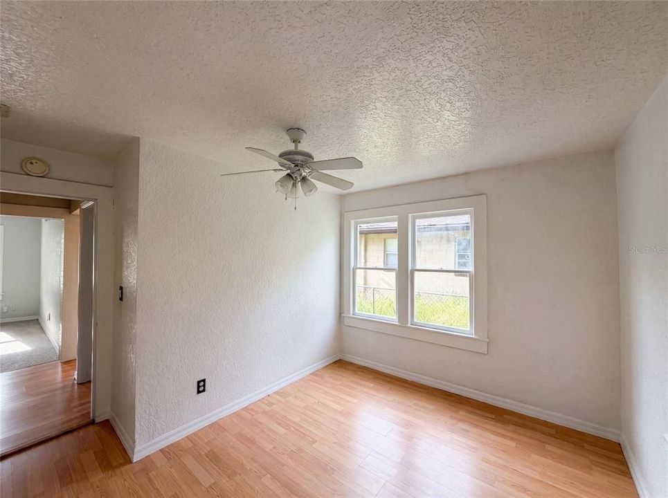 For Sale: $275,000 (3 beds, 1 baths, 1256 Square Feet)