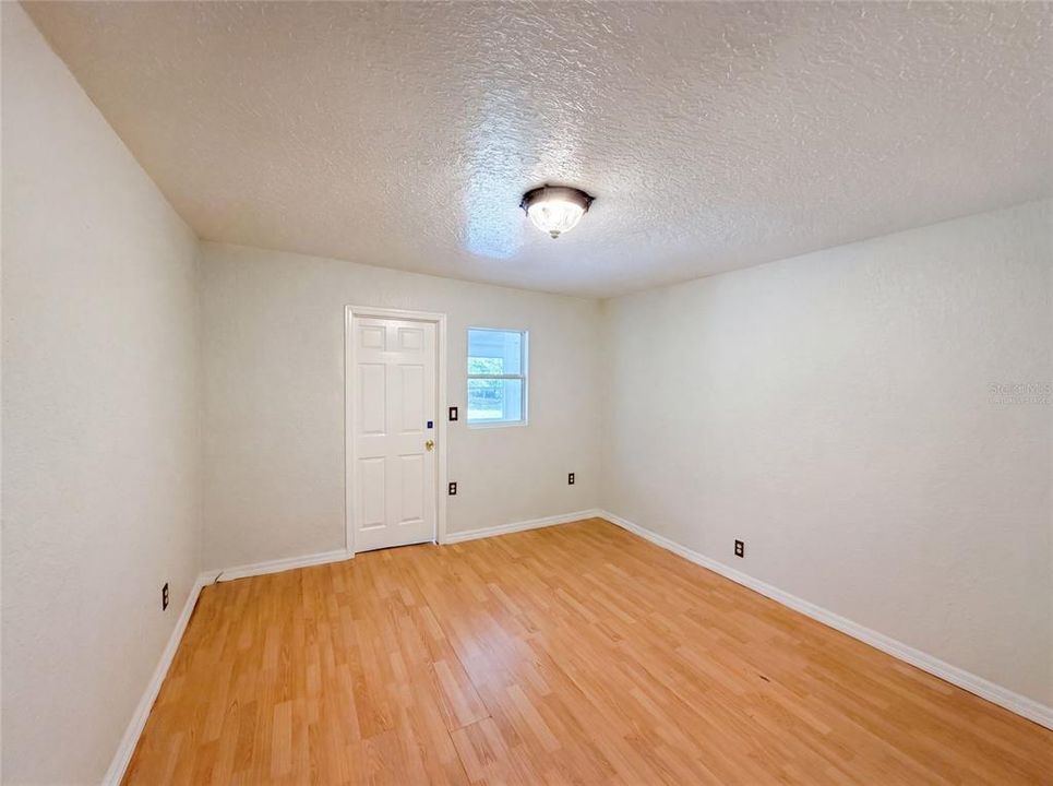 For Sale: $275,000 (3 beds, 1 baths, 1256 Square Feet)