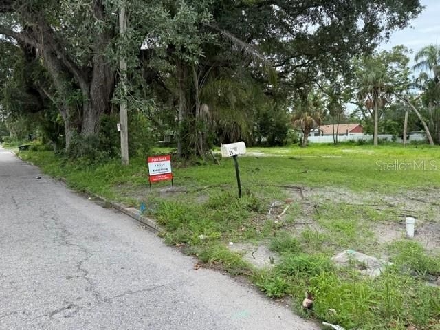 На продажу: $189,000 (0.48 acres)