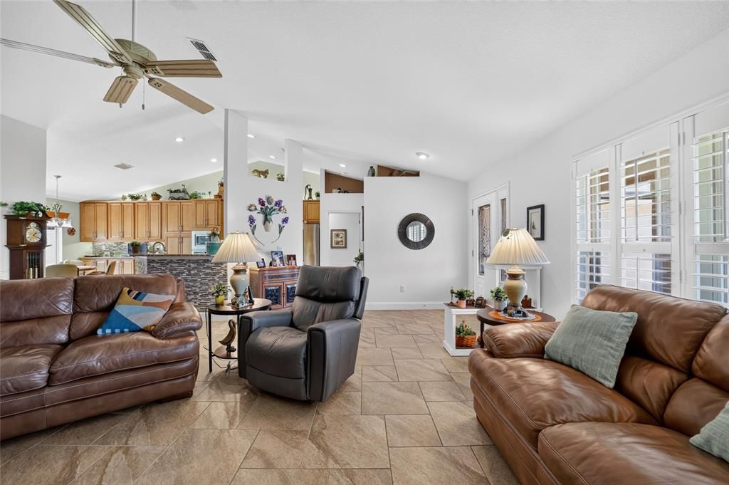 For Sale: $475,000 (3 beds, 2 baths, 1815 Square Feet)