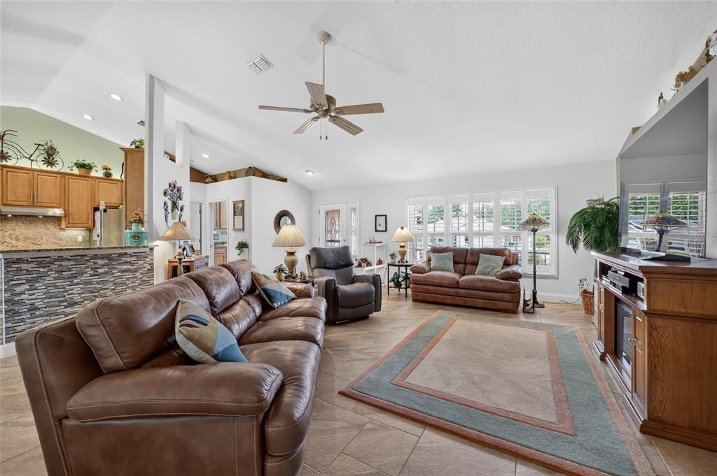 For Sale: $475,000 (3 beds, 2 baths, 1815 Square Feet)
