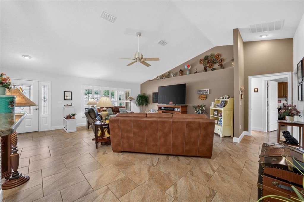 For Sale: $475,000 (3 beds, 2 baths, 1815 Square Feet)