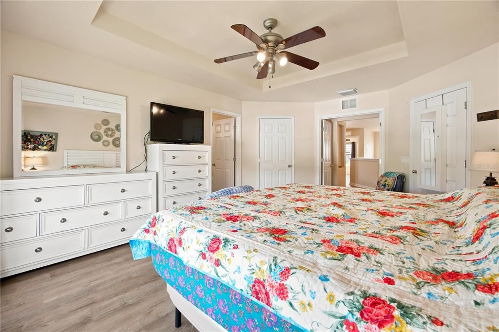 For Sale: $374,900 (4 beds, 3 baths, 2510 Square Feet)