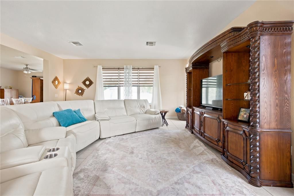 For Sale: $374,900 (4 beds, 3 baths, 2510 Square Feet)