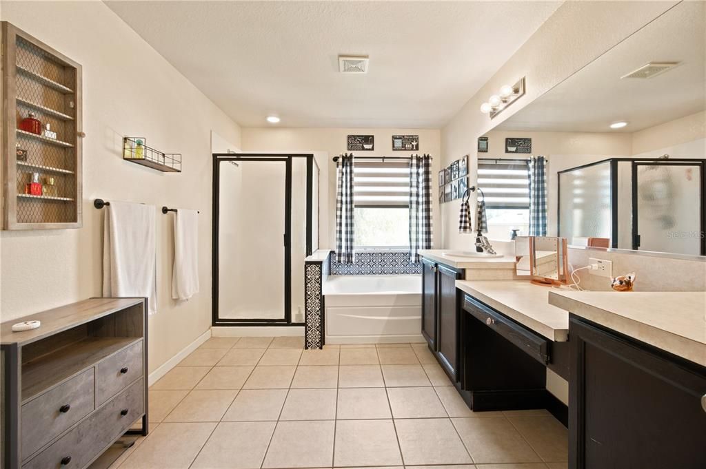 For Sale: $374,900 (4 beds, 3 baths, 2510 Square Feet)