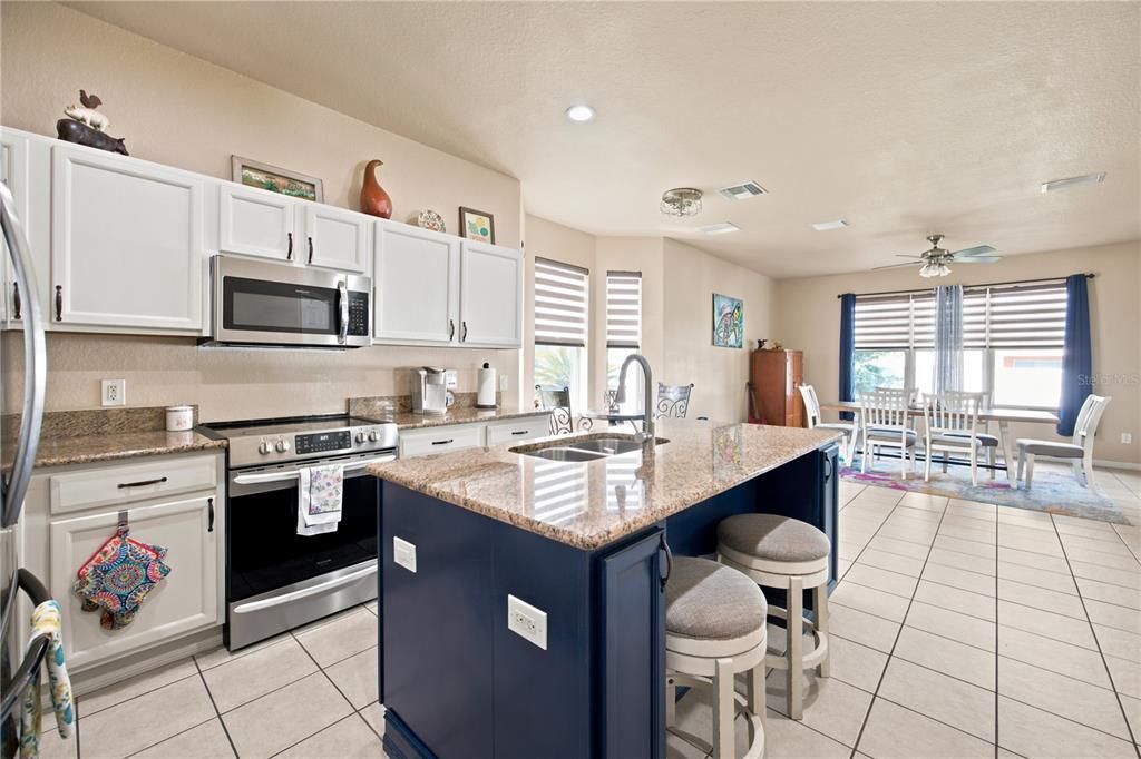 For Sale: $374,900 (4 beds, 3 baths, 2510 Square Feet)