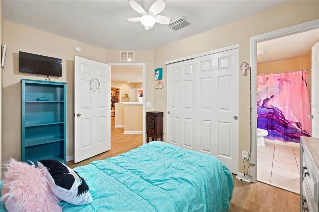 For Sale: $374,900 (4 beds, 3 baths, 2510 Square Feet)