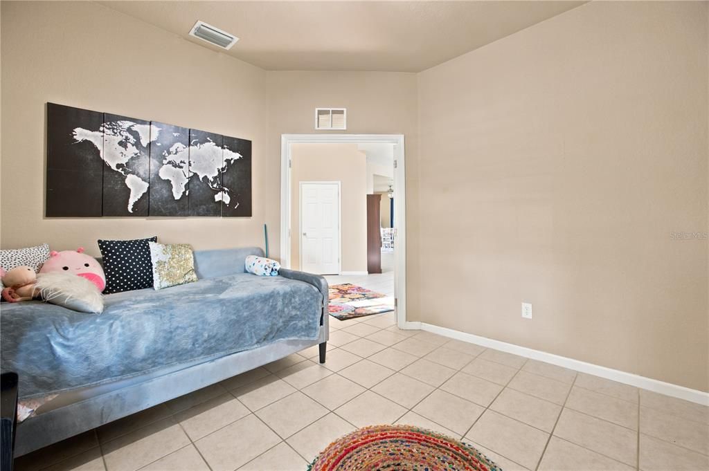 For Sale: $374,900 (4 beds, 3 baths, 2510 Square Feet)