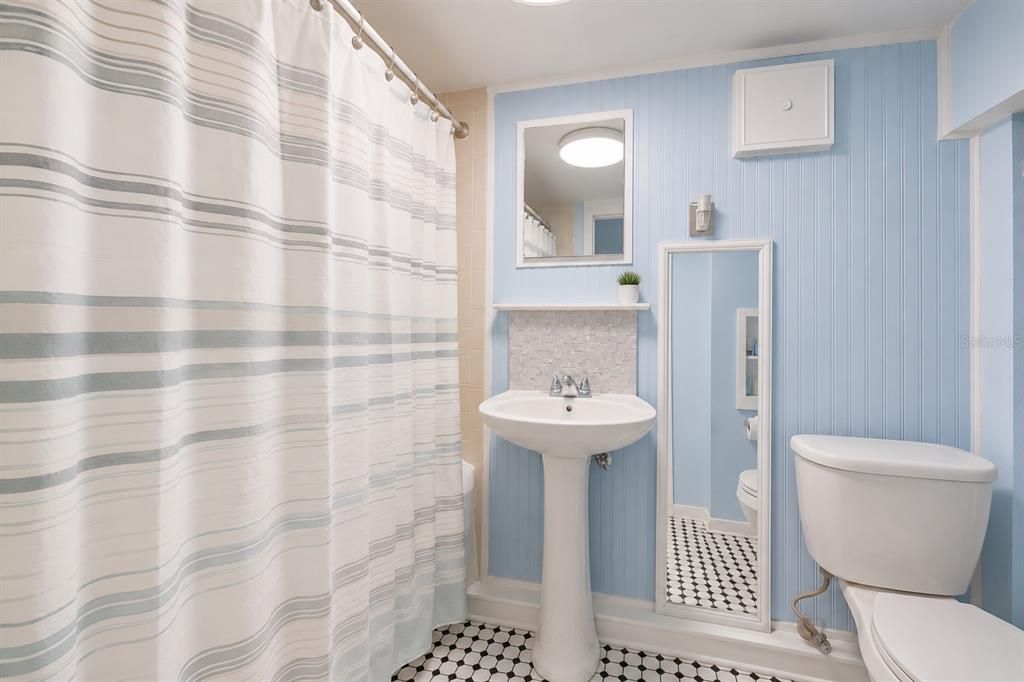 В аренду: $1,350 (1 спален, 1 ванн, 504 Квадратных фут)