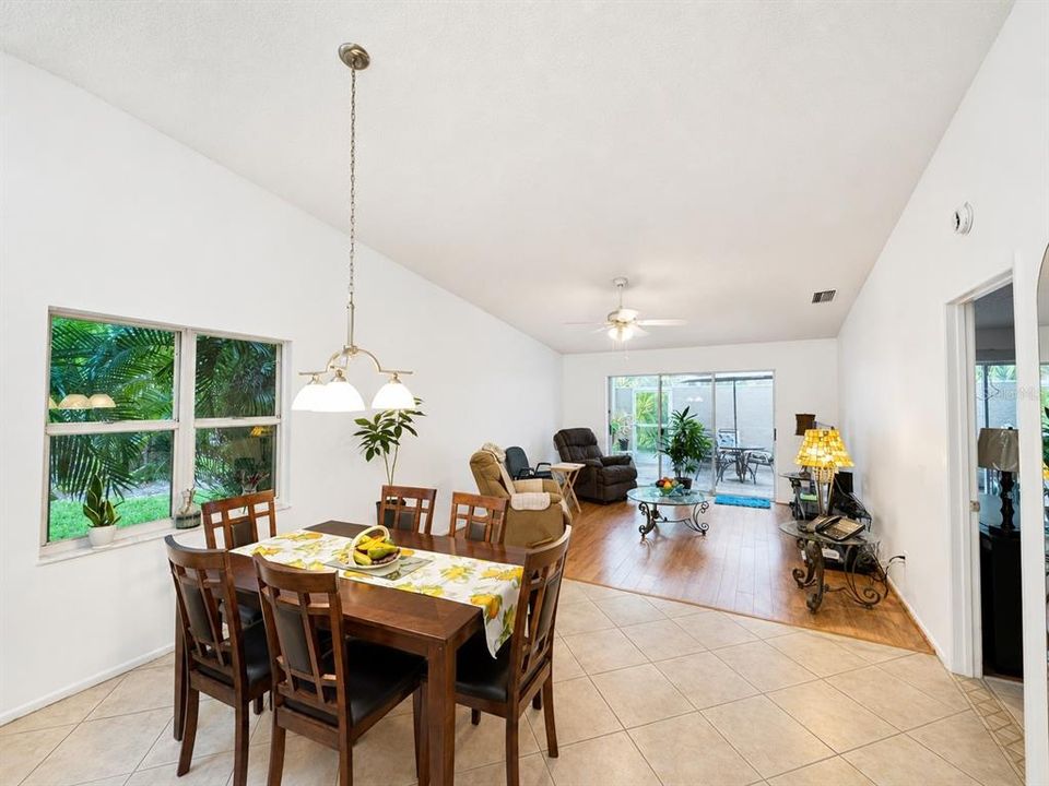 En Venta: $245,000 (2 camas, 2 baños, 1236 Pies cuadrados)