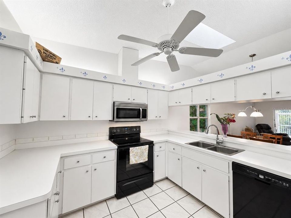 En Venta: $245,000 (2 camas, 2 baños, 1236 Pies cuadrados)