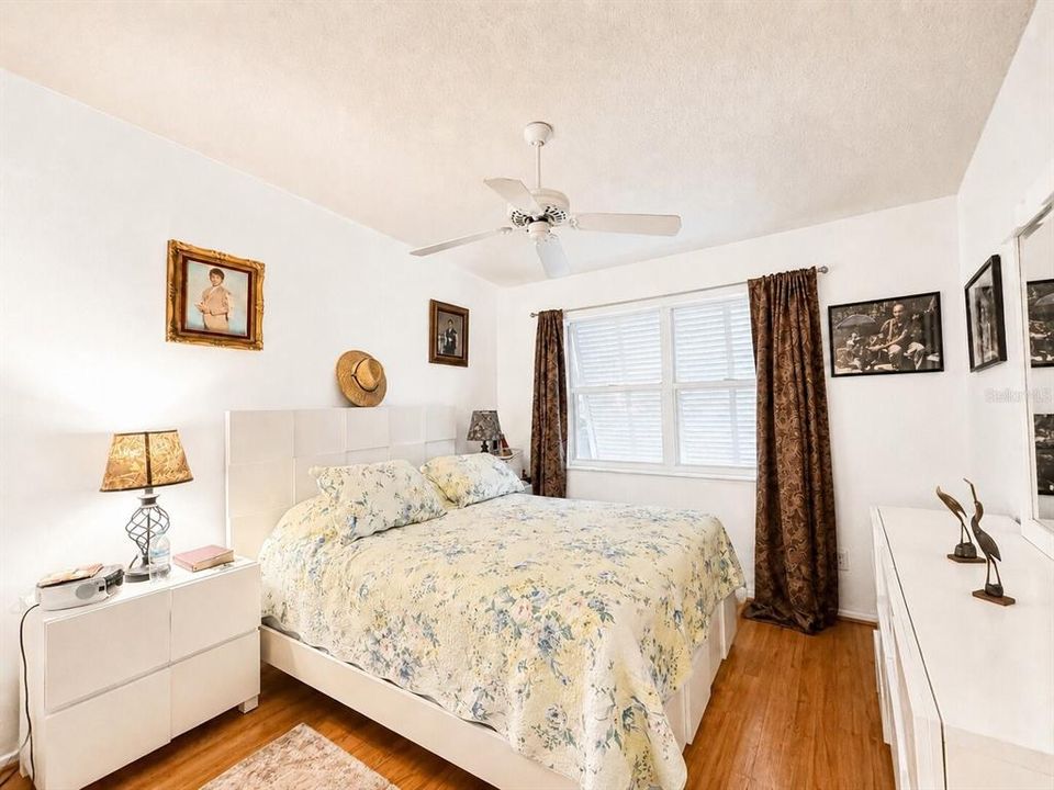En Venta: $245,000 (2 camas, 2 baños, 1236 Pies cuadrados)
