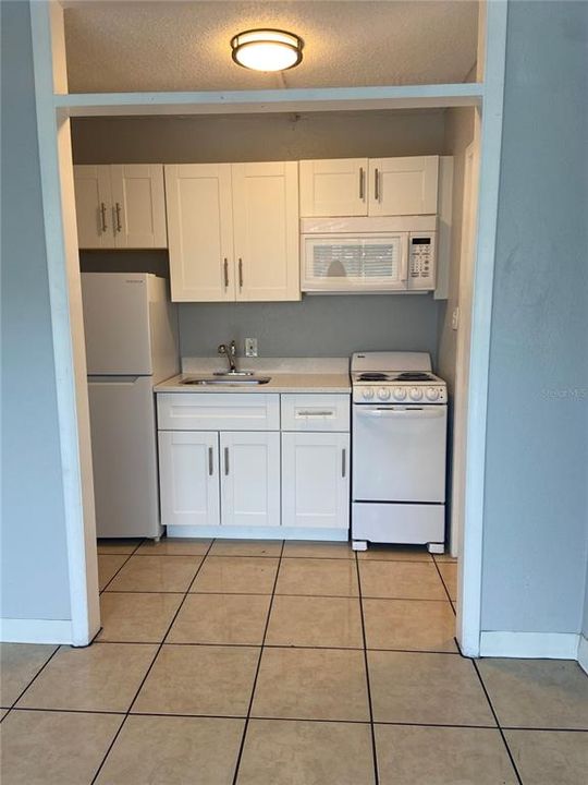 В аренду: $795 (0 спален, 1 ванн, 500 Квадратных фут)