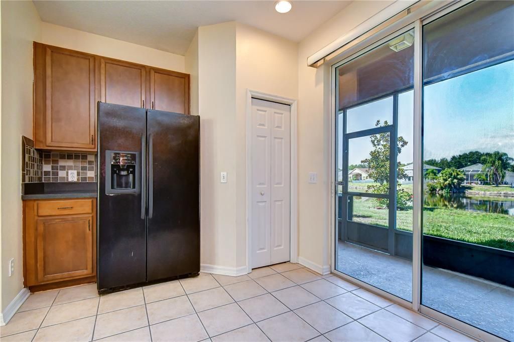 На продажу: $197,000 (2 спален, 2 ванн, 1176 Квадратных фут)