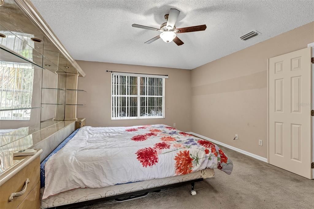 For Sale: $524,900 (4 beds, 2 baths, 2192 Square Feet)