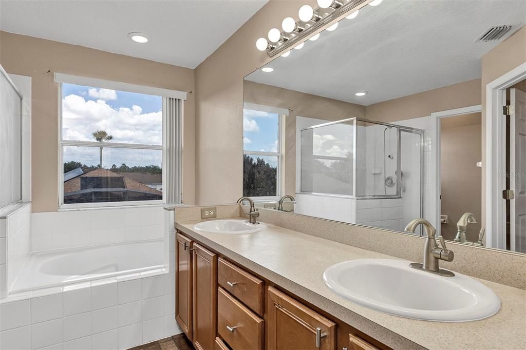 For Sale: $524,900 (4 beds, 2 baths, 2192 Square Feet)