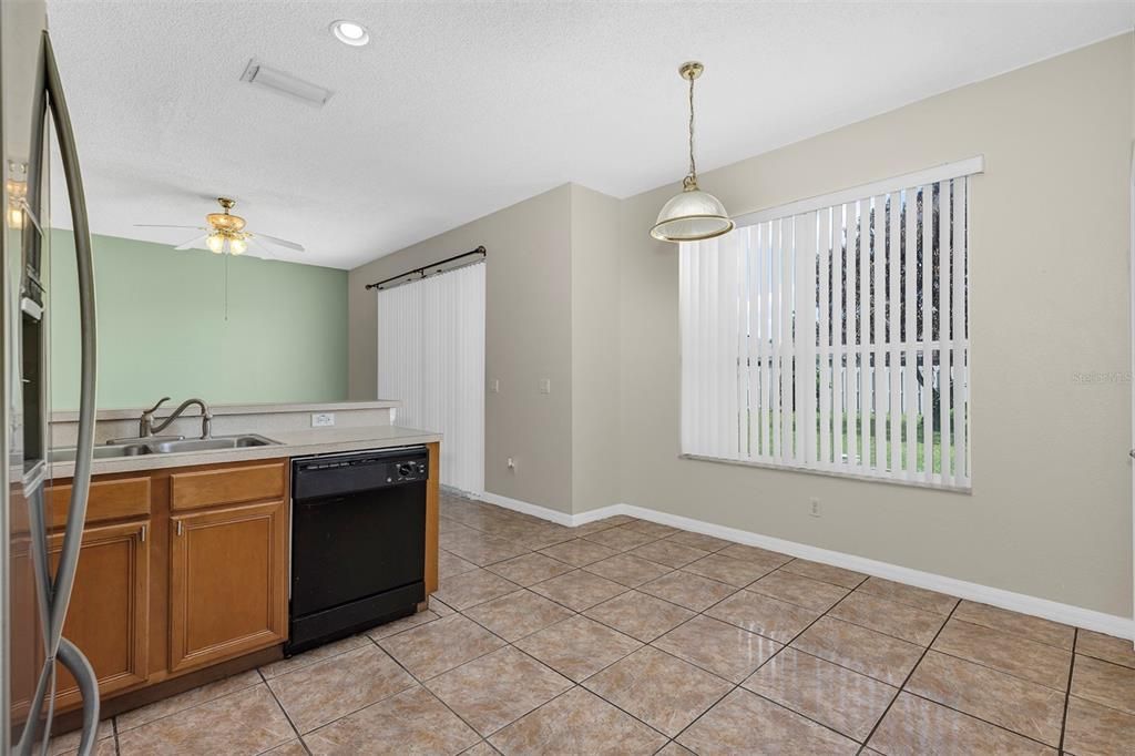 For Sale: $524,900 (4 beds, 2 baths, 2192 Square Feet)