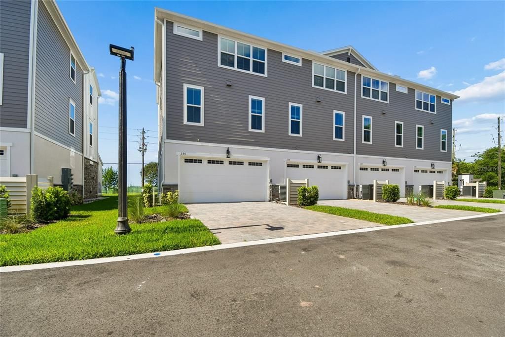 На продажу: $554,990 (4 спален, 3 ванн, 2025 Квадратных фут)