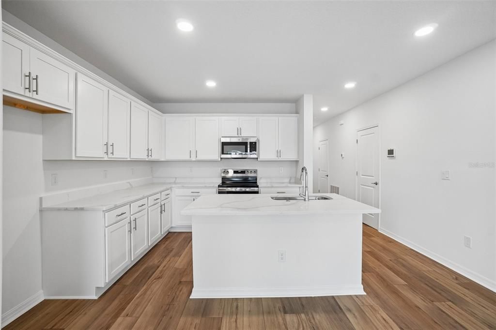 En Venta: $305,490 (3 camas, 2 baños, 1665 Pies cuadrados)