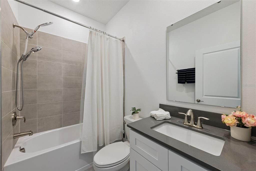 For Sale: $469,900 (5 beds, 3 baths, 2113 Square Feet)