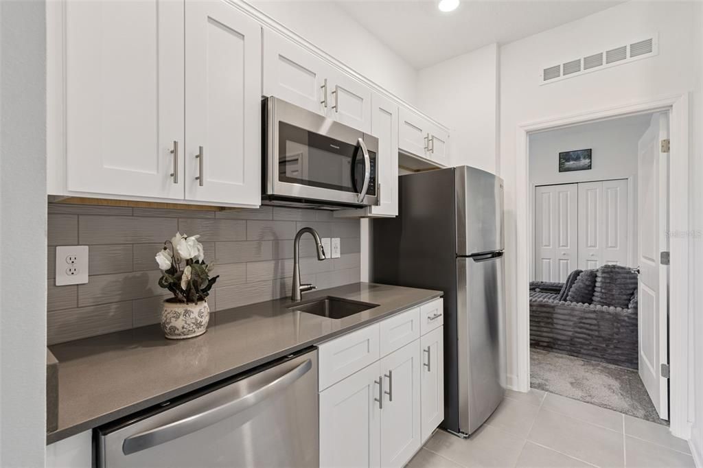 For Sale: $469,900 (5 beds, 3 baths, 2113 Square Feet)