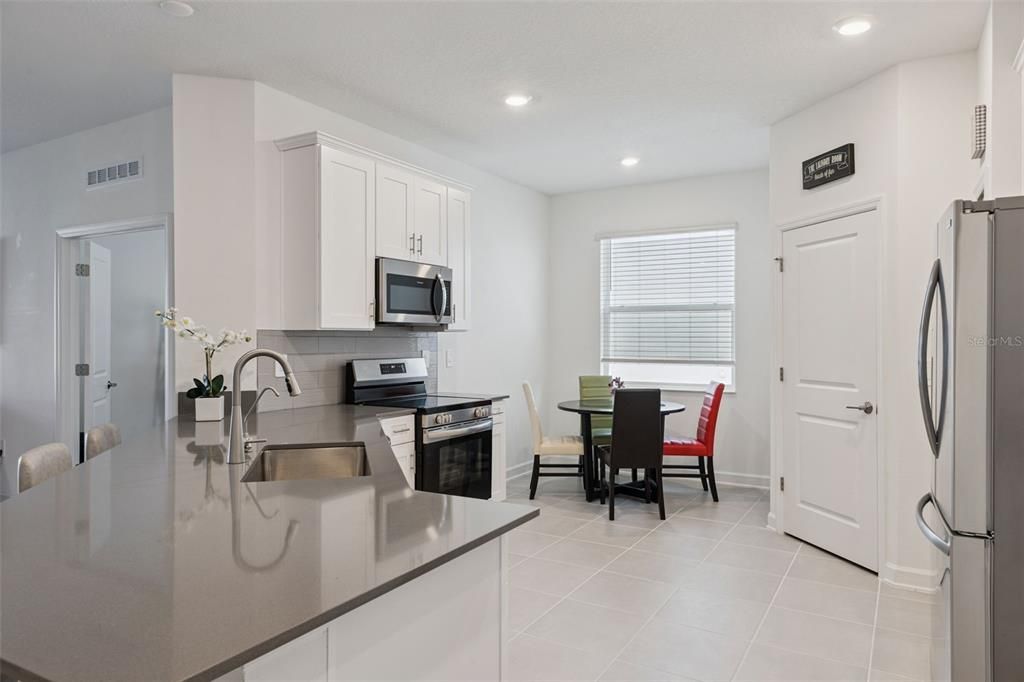 For Sale: $469,900 (5 beds, 3 baths, 2113 Square Feet)