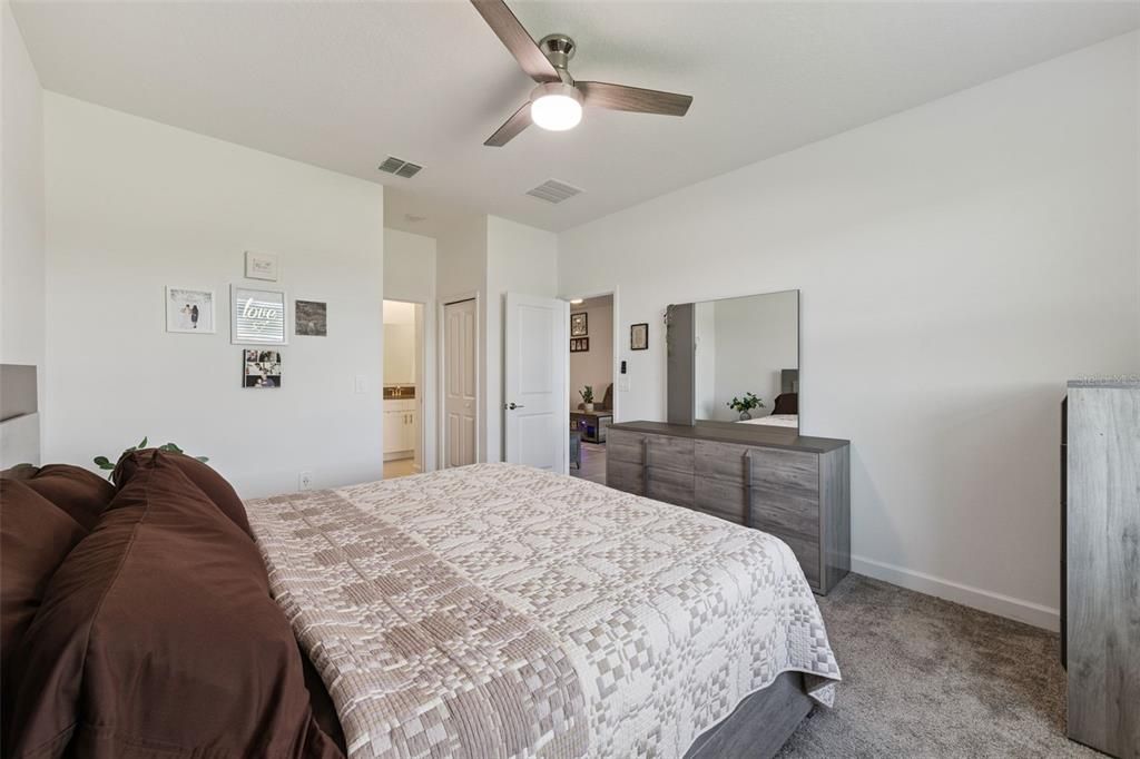 For Sale: $469,900 (5 beds, 3 baths, 2113 Square Feet)