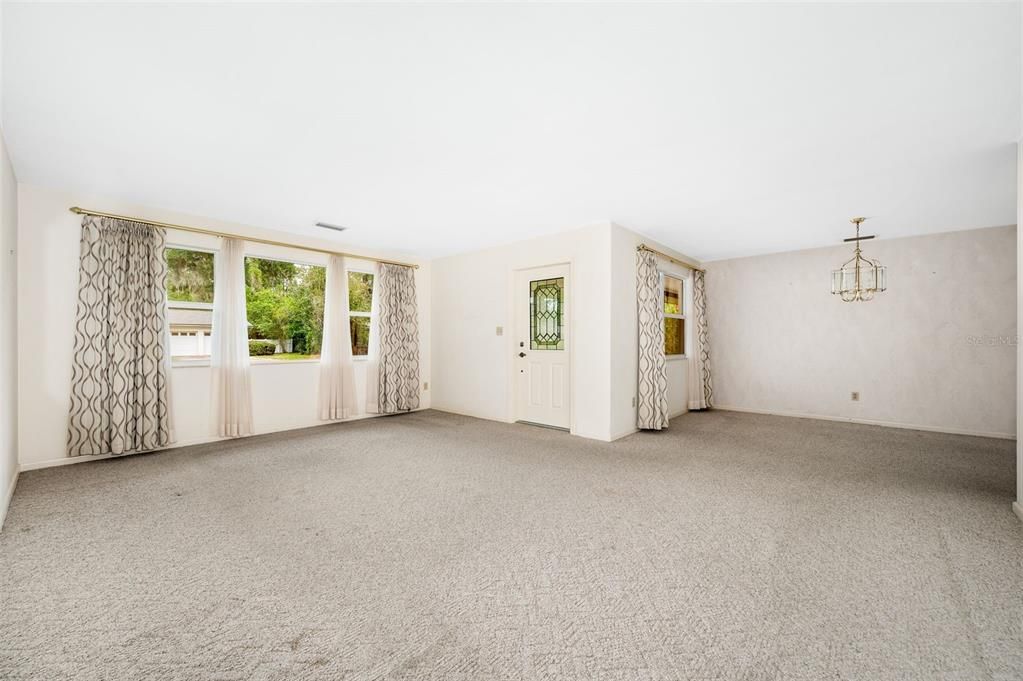 For Sale: $360,000 (3 beds, 2 baths, 1763 Square Feet)