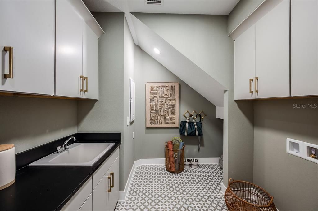 En Venta: $458,785 (4 camas, 3 baños, 2583 Pies cuadrados)