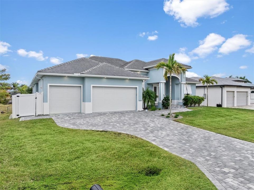 For Sale: $1,150,000 (3 beds, 3 baths, 2525 Square Feet)