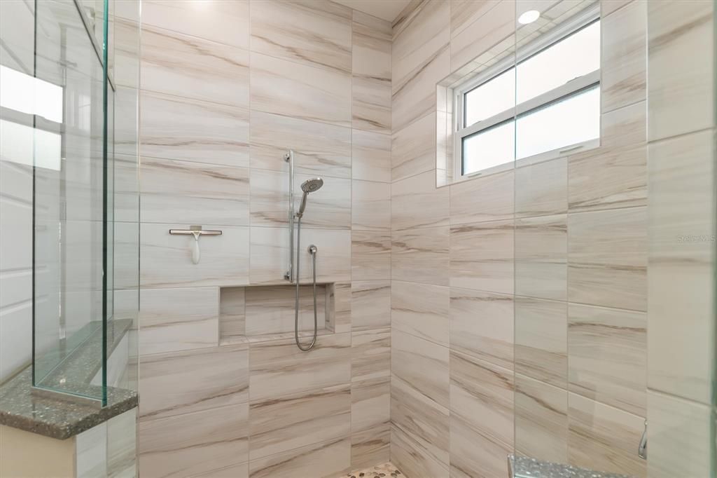 For Sale: $1,150,000 (3 beds, 3 baths, 2525 Square Feet)