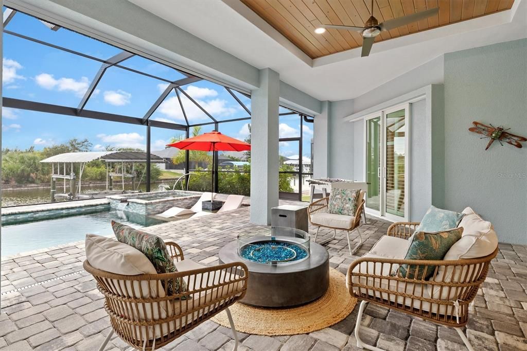 For Sale: $1,150,000 (3 beds, 3 baths, 2525 Square Feet)