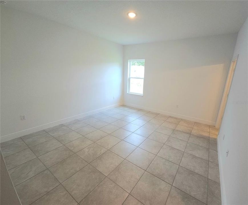 В аренду: $1,695 (4 спален, 2 ванн, 1580 Квадратных фут)