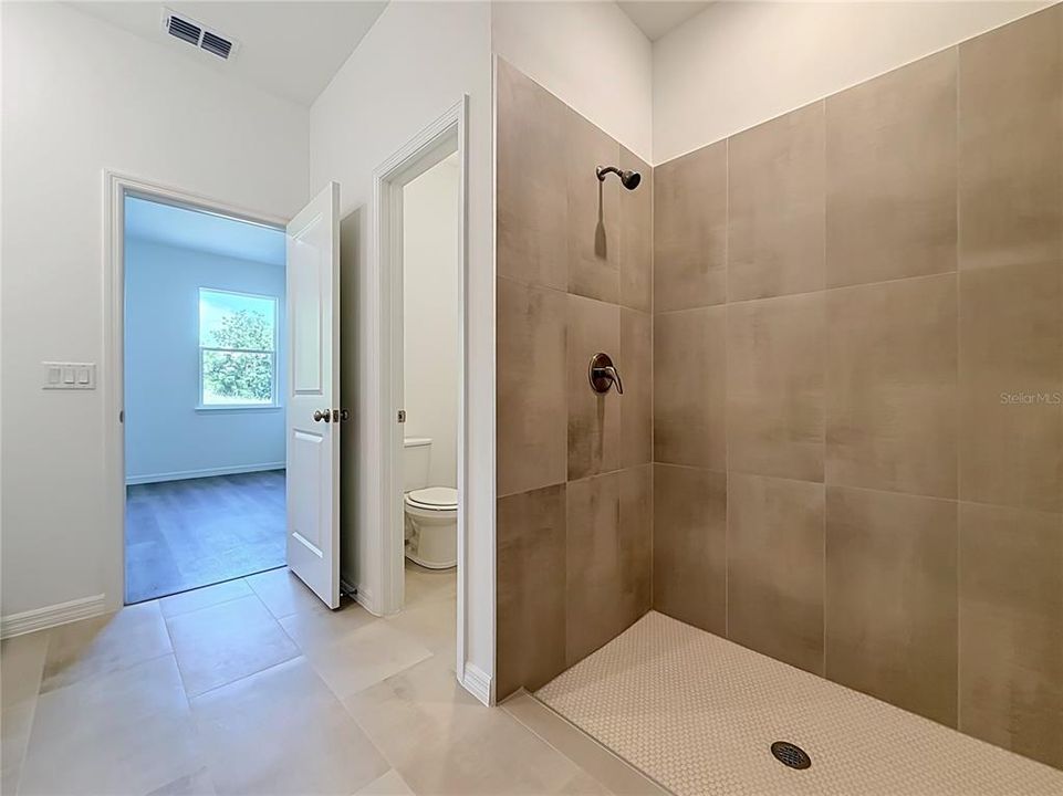 На продажу: $339,999 (3 спален, 2 ванн, 1543 Квадратных фут)